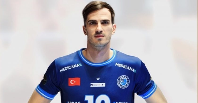 Arkas Spor erkek voleybol takımından 6 veda!  – En güncel spor haberleri