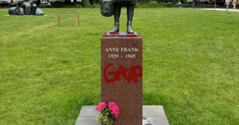 Amsterdam’daki Anne Frank heykeli bir ay içinde ikinci kez tahrip edildi