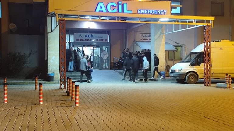 Şırnak'ta bir evde çıkan yangın: 5'i çocuk 7 kişi hastaneye kaldırıldı