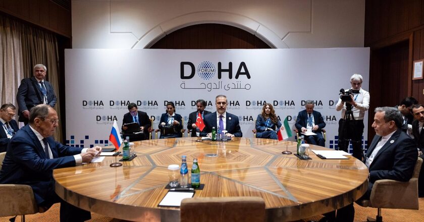 Doha'da Türkiye, Rusya ve İran dışişleri bakanları arasında Suriye için kritik toplantı