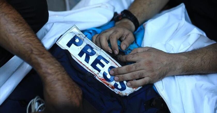 İsrail’in Gazze’deki kanlı saldırılarında bir gazeteci daha hayatını kaybetti