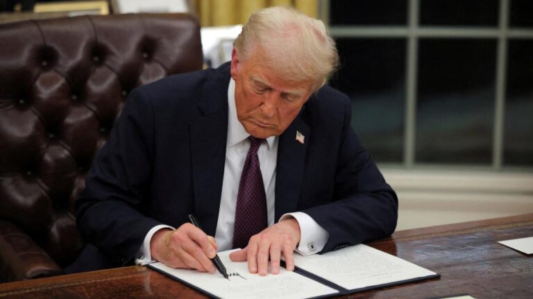 Amerika Birleşik Devletleri Başkanı Trump 30 gün boyunca Kanada’da açıklanan oranları durdurdu