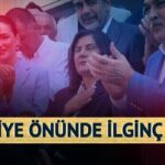Aydin Büyükşehir Belediyesi’nin önünde ilginç anlar: AK Partisi’nin Özlem Çiziklu, konuşurken büyüyen alkışlara dikkat çekti
