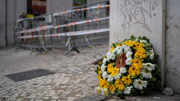 Portekiz polisi, Lizbon’da bir füniküler kazada ölenlerin çoğunun yabancı olduğunu duyurdu.