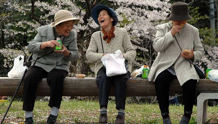 Japonya’da 100 yaşın üzerindeki nüfus ilk kez 99 bini aştı!