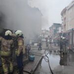İstanbul’da 3 Katlı Bina Alev Alev Yandı!